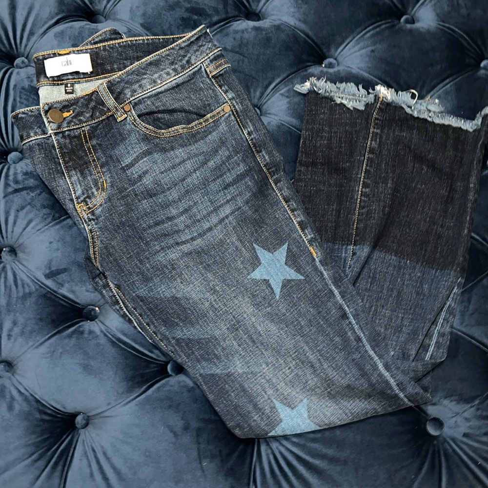 Like New! Cabi jeans Style #3937. Celebrity wash star low rise.Slim boyfriend.